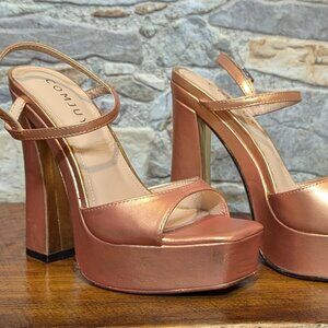 (Sz 6 ) Rose gold metallic square toe platform heels